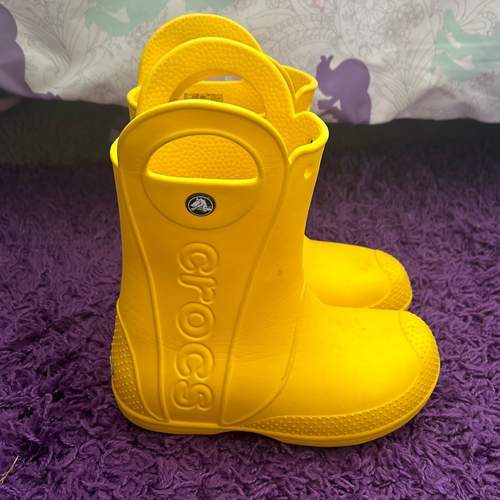 Children’s crocs in size 12.